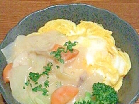 トロッと卵のオムライス クリームソース